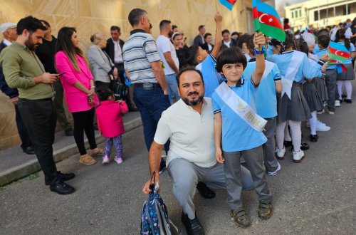 Jurnalistlərin məktəbə tələsən birinciləri