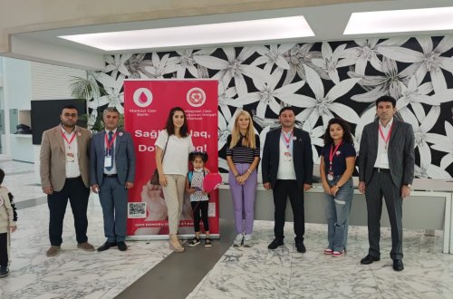 “Bilik günü” münasibəti ilə İrsi qan xəstəliyindən əziyyət çəkən uşaqlara hədiyyələr təqdim olundu