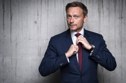 Almaniyanın maliyyə naziri koronavirusa yoluxub