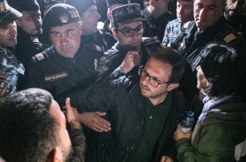 İrəvanda keçirilən etiraz aksiyalarında 16 nəfər saxlanılıb