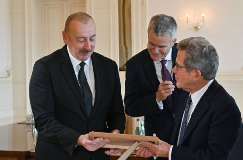 Prezident İlham Əliyev bp şirkətinin İdarə Heyətinin sədrini qəbul edib - FOTO