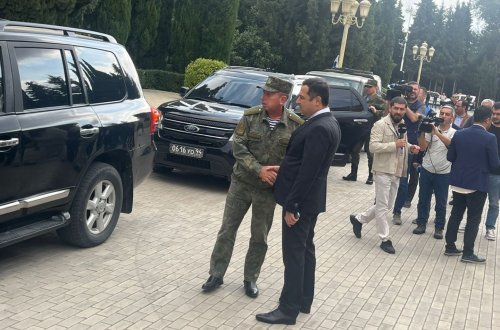 Erməni sakinlərin nümayəndələri Yevlaxda (FOTO)