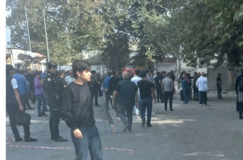 Gəncədə ticarət mərkəzinin bir hissəsində çökmə olub