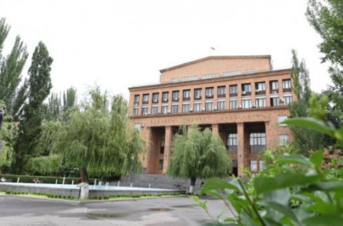 İrəvan Dövlət Universitetinin tələbələri tətil elan ediblər