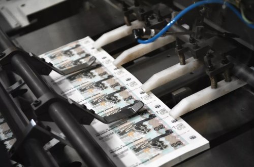 Rusiya rublun məzənnəsinə ixrac vergiləri tətbiq edəcək