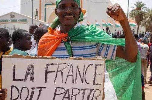 Fransa ilin sonuna qədər qoşunlarını Nigerdən çıxaracaq