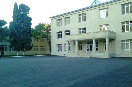 Bakıda məktəbdə narkotiki təbliğ edənlər tutuldu