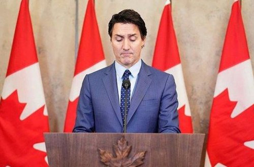 Trudeau nasist əsgərini alqışladığına görə üzr istəyib