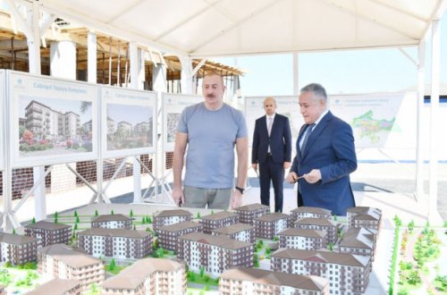 Prezident İlham Əliyev Cəbrayıl Yaşayış Kompleksində aparılan tikinti işləri ilə tanış olub - FOTO