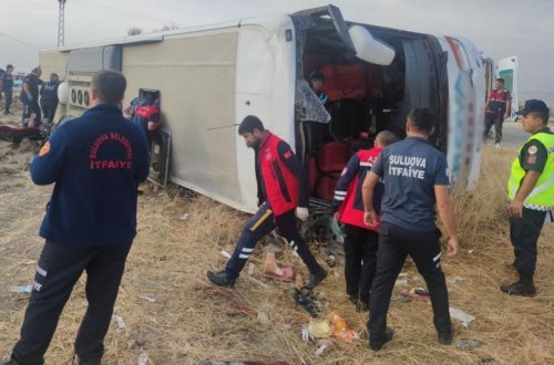 Türkiyədə avtobus aşıb, 5 nəfər ölüb, 30 nəfər yaralanıb