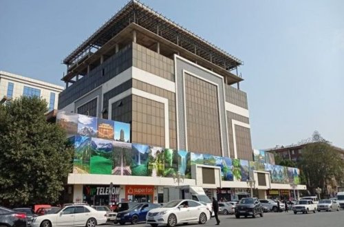 Çökmə olan univermaqda söküntü aparılır - FOTO