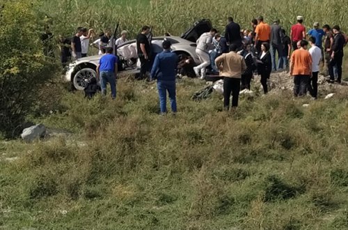 İçərisində 5 qadının olduğu “Porsche” aşdı - Video