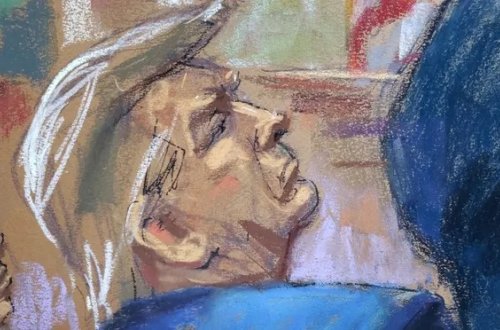 Tramp “dələduzluq” ittihamı ilə hakim qarşısına çıxdı