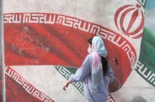 İranda 16 yaşlı uşaq komaya düşdü: 'Əxlaq polisi hücum etdi'