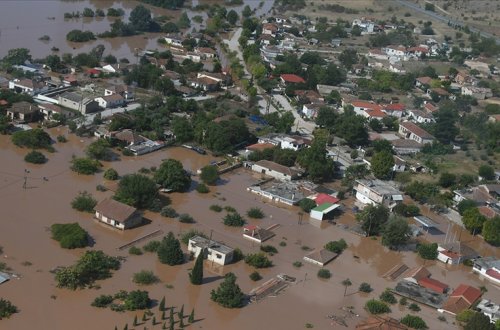 Yunanıstanda sel səbəbilə əlçatmaz kəndlərə dronlarla yardımı edilib