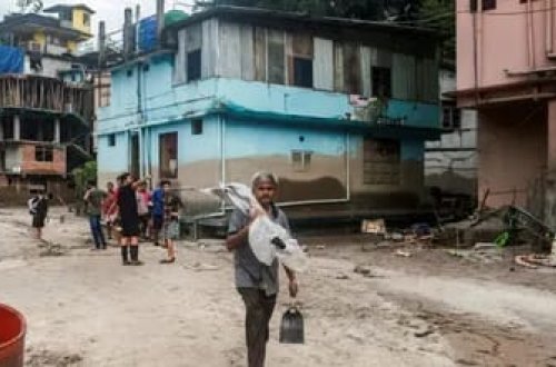 Hindistanda ölənlərin sayı artır: 31 nəfər həyatını itirib, 100 nəfər itkin düşüb