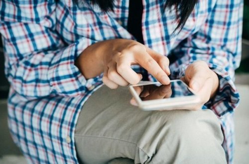 Daha bir YENİLİK: Bu üsulla “WhatsApp” söhbətlərinizi gizlədə biləcəksiniz