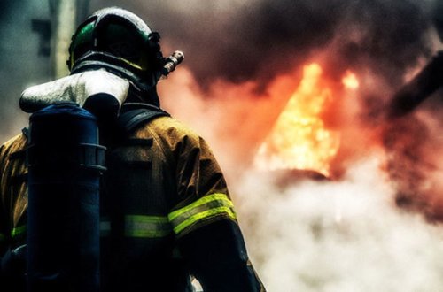 Azərbaycanda yataqxanada yanğın: Beş nəfər ölüb, xəsarət alanlar var (FOTOLAR)