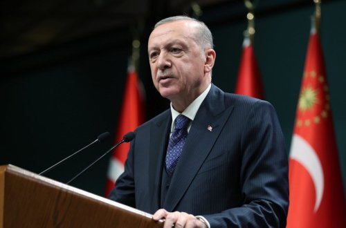 Ərdoğan Fransa Prezidenti ilə danışıb