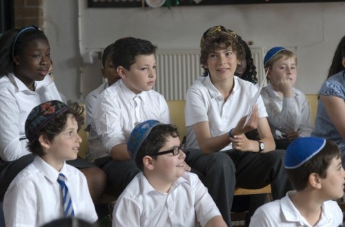 İsrail məktəbləri distant təhsilə keçib