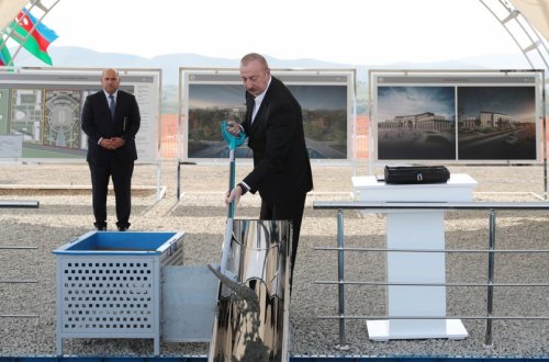 Füzuli şəhərində inzibati binanın təməli qoyulub