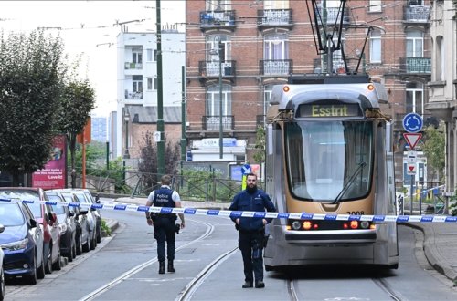 Brüssel hücumunda vurularaq tutulan şübhəli öldü