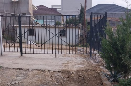 Badamdarda məktəblə bağlı qalmaqal - Direktorla sakin arasında nə problem var?