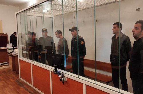 Hipermarketə silahlı hücumda təqsirləndirilən şəxs məhkəmədə ifadə verib