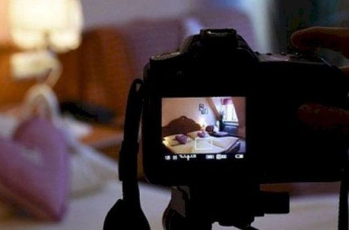 Axundu intim görüntülərlə şantaj edən qadının yenidən məhkəməsi başladı