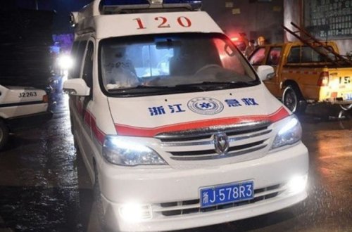 Çində fabrikdə dam uçub, ölənlər və yaralananlar var