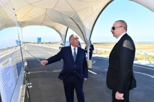 İlham Əliyev Bakı-Quba-Rusiya Federasiyası ilə dövlət sərhədi ödənişli yeni avtomobil yolunun açılışında