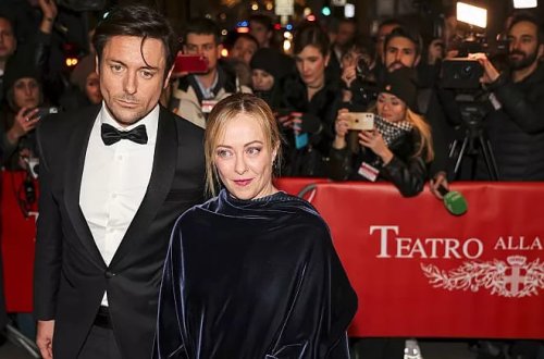 İtaliyanın baş naziri sevgilisindən ayrıldı