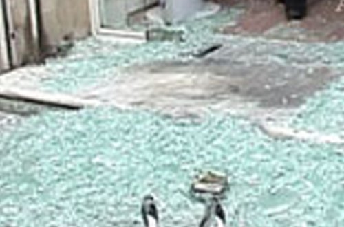 Azərbaycanda üstünə şüşə düşən usta öldü - FOTO