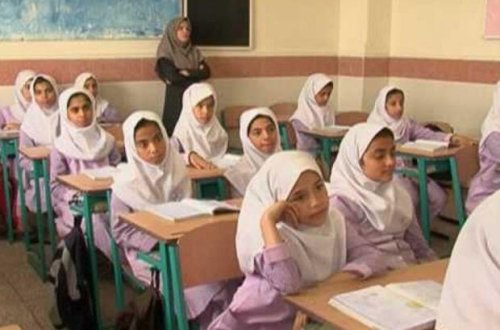 İran məktəblərində məcburi namaz saatı tətbiq ediləcək - FOTO