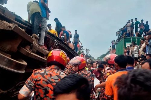 Banqladeşdə qatar qəzası baş verib: 15 ÖLÜ VAR