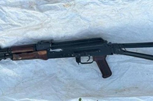 Məhkumun Gəncədə gizlətdiyi avtomat tapılıb