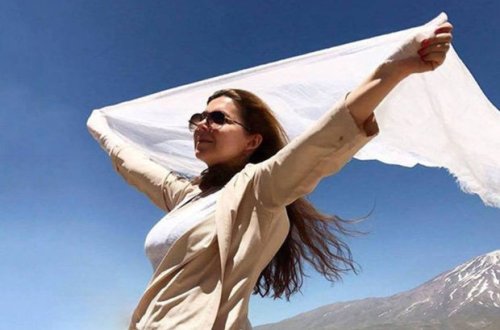 Hicabdan imtina edən iranlı aktrisalara filmlərdə çəkilmək qadağan olunub