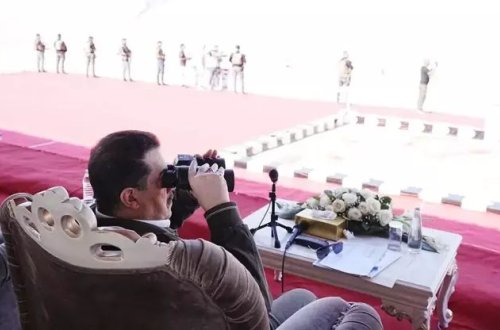 İraqın baş naziri “Dəmir çəkic” təliminə qatılıb