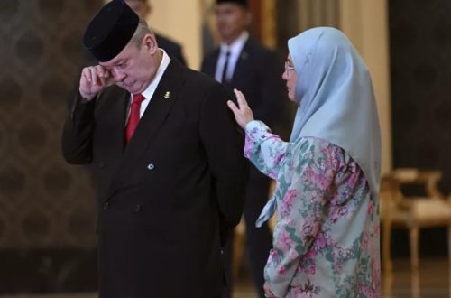 Malayziyanın yeni kralı İbrahim İskəndər oldu