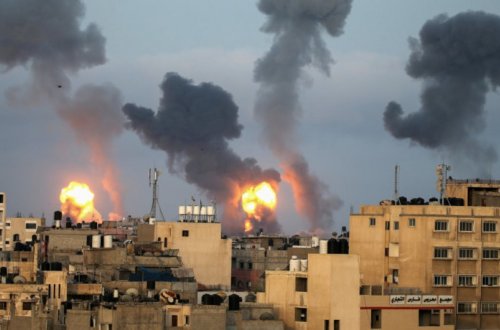 Qəzzada atəş nəticəsində 100-dən çox insan həlak olub