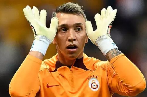 Qalatasarayda Musleranın müqaviləsi uzadılır