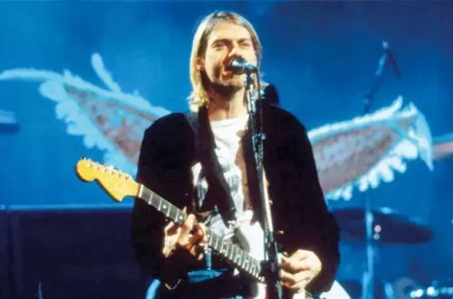 Kurt Cobain-ə məxsus daha bir gitara satışa çıxarılıb