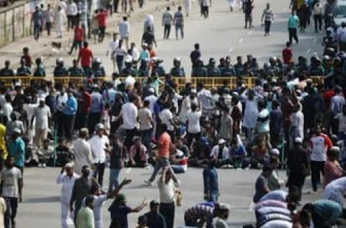 Banqladeşdə hökumət əleyhinə etirazlar: 2 ÖLÜ VAR