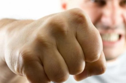 Bakıda kişi qonşusunu yumruqla vuraraq öldürüb