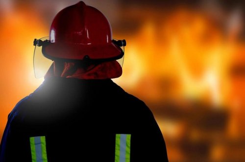 В Барде произошел пожар на приусадебном участке, один человек отравился дымом