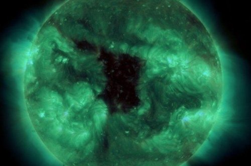 Yerdən 7 dəfə uzun olan yanğın kanyonu Günəşi yarıb