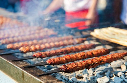 “Yaylaq” restoranının kababçısı saxlanıldı – Müdirin pulunu xərcləyib...