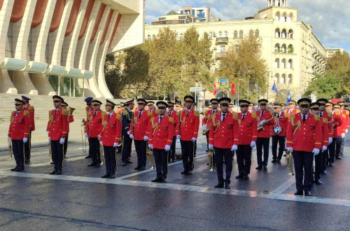 Bakıda Zəfər yürüşü keçirilir - VİDEO