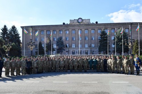 Ali Baş Komandan İlham Əliyev Xankəndidə hərbçilərlə görüşüb