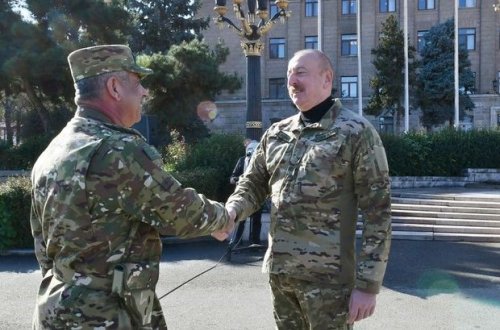 Xankəndi paradına Azərbaycan Ordusunun Baş Qərargah rəisi komandanlıq edib - FOTO